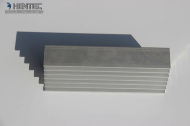 L'extrusion en aluminium profile l'usinage de commande numérique par ordinateur de perçage de coupe anodisé