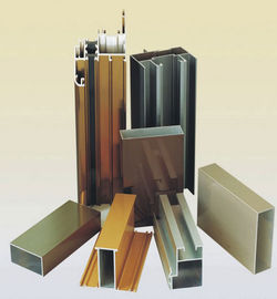 Profils en aluminium de porte de revêtement de poudre, profondément - traitement des extrusions en aluminium de porte