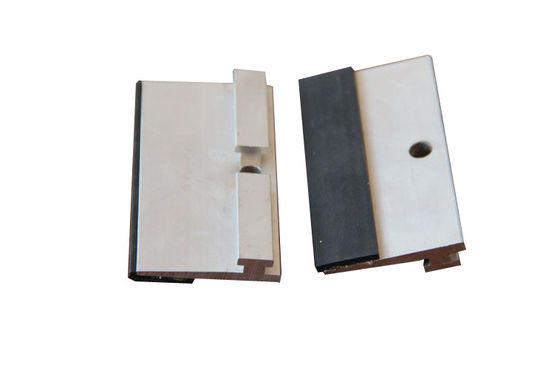 Mi bride/bride d'extrémité pour les systèmes solaires de support de toit, avec EPDM et bande de 3M