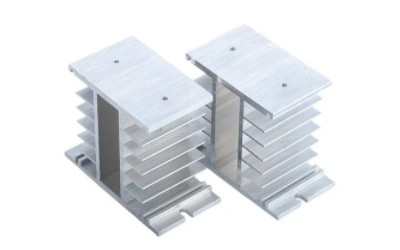 L'extrusion adaptée aux besoins du client de radiateur profile l'électronique de semi-conducteur de puissance élevée