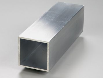 Le mur mince de profil de tube rectangulaire en aluminium argenté d'extrusion a expulsé les formes en aluminium