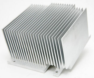 6063 6061 6005 profils en aluminium d'extrusion de radiateur pour le processus de recourbement de forage de fraisage