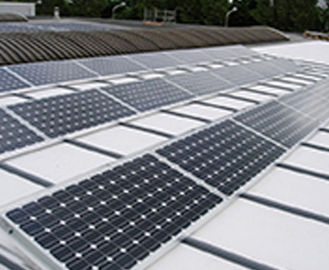 Fraisez cadre en aluminium de finition/anodisé de panneau solaire pour le support solaire photovoltaïque