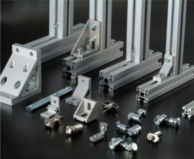Anodized argentée a expulsé les profils en aluminium pour la chaîne de production