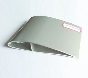 La poudre argentée a peint la pale de ventilateur industrielle/profil en aluminium d'extrusion pour la lame de refroidissement