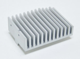 Profils en aluminium expulsés d'extrusion de radiateur avec l'usinage de l'anodisation/commande numérique par ordinateur
