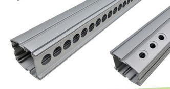 La poudre a peint l'alliage en aluminium 6063/6061/6005 d'extrusions de colonne creuse