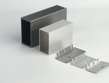6060 / 6005/6082 ont expulsé l'électronique en aluminium de clôtures avec le revêtement de PVDF
