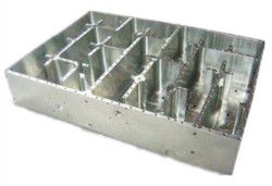 La clôture en aluminium expulsée de fraisage enferme dans une boîte la commande numérique par ordinateur usinant la couverture/Shell électriques
