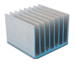 Profils en aluminium qui respecte l'environnement d'extrusion de radiateur avec l'usinage de commande numérique par ordinateur