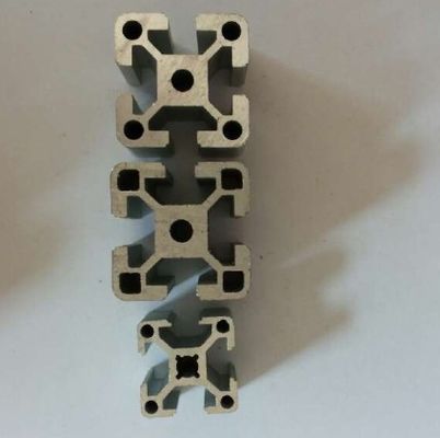 Profil industriel clair/d'argent extrusion de l'aluminium 6005, profil en aluminium d'extrusion pour la chaîne de montage