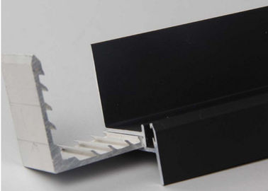Cadre en aluminium anodisé par noir de panneau solaire, cadre en aluminium d'extrusion d'OEM pour les piles solaires