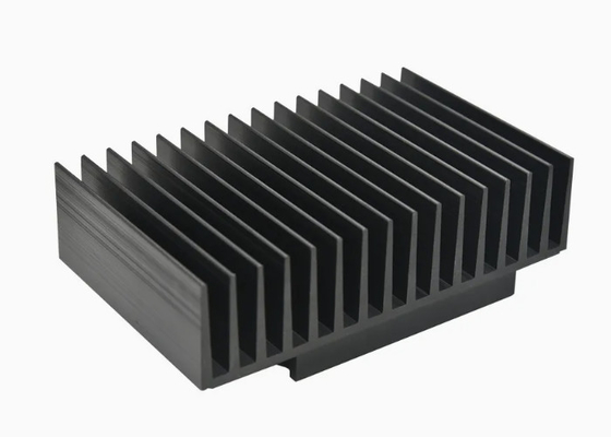 Profiles d'extrusion de dissipateur thermique audio de haute puissance en aluminium avec traitement de surface fini au broyeur