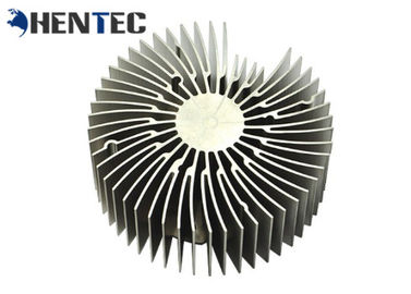 Profils en aluminium anodisés argentés durables d'extrusion de radiateur pour la lumière menée