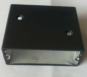 Commande numérique par ordinateur usinant le profil en aluminium industriel, couverture électronique de produit de peinture de poudre