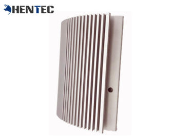 Profils en aluminium anodisés argentés d'extrusion de radiateur avec l'usinage de commande numérique par ordinateur