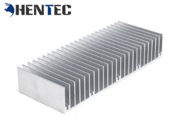 6061 anodisés/6063 ont expulsé clôture menée par forme faite sur commande en aluminium de clôture
