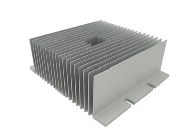 Les biens ont anodisé le poinçon en aluminium de profils d'extrusion de radiateur/forant