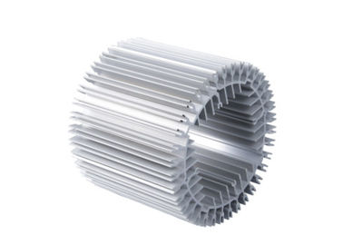 6063 T5 ont mené des profils en aluminium légers d'extrusion de radiateur