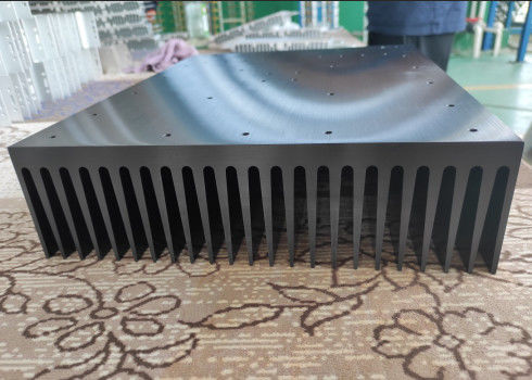 6063 a anodisé des profils en aluminium standard d'extrusion de radiateur