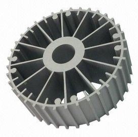 L'extrusion en aluminium de usinage de radiateur de commande numérique par ordinateur profile 6063-T5 pour des machines