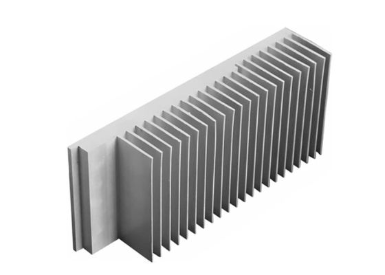 La puissance élevée adaptée aux besoins du client a mené les profils en aluminium de radiateur de l'extrusion T66 de la lumière 6005