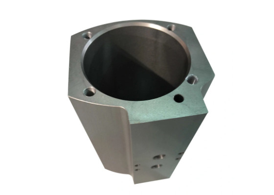 L'extrusion adaptée aux besoins du client en métal 6063 T5 profile le cylindre pneumatique