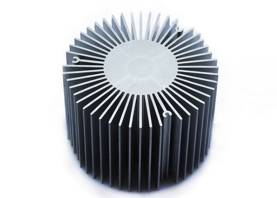L'extrusion en aluminium menée de recourbement de radiateur profile 6005 l'alliage T66
