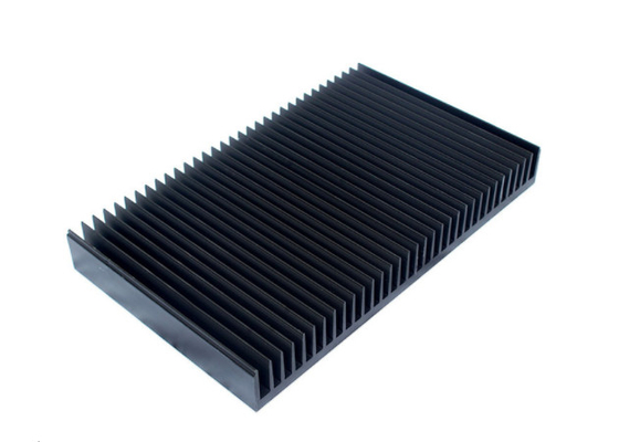 Le noir a anodisé l'extrusion en aluminium de radiateur profile T66 avec l'usinage de finition